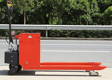 電動(dòng)液壓搬運(yùn)車活躍在申通快遞倉儲物流中心